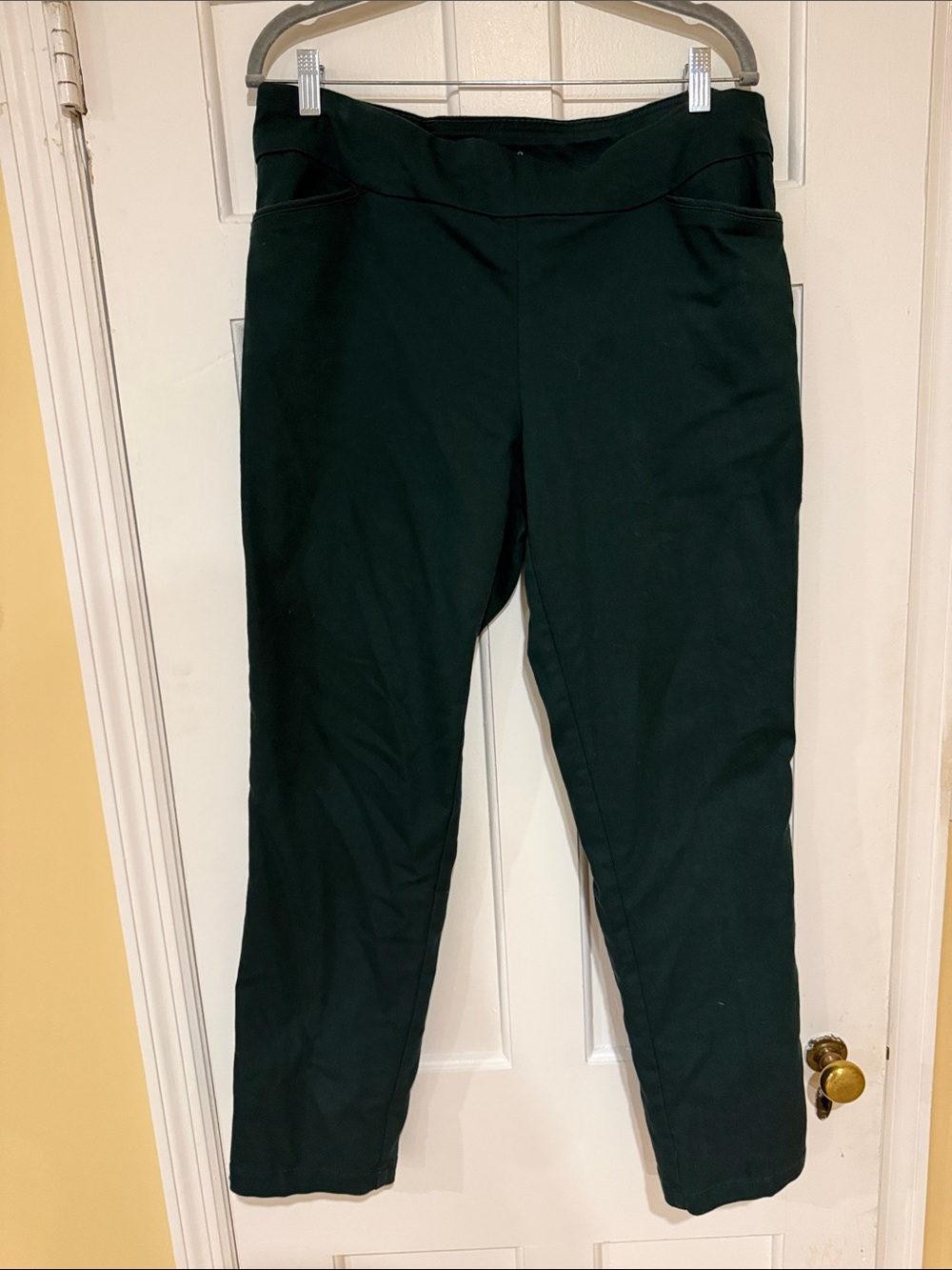croft & barrow Women's Straight Leg Pants in Forest Green elastic waist